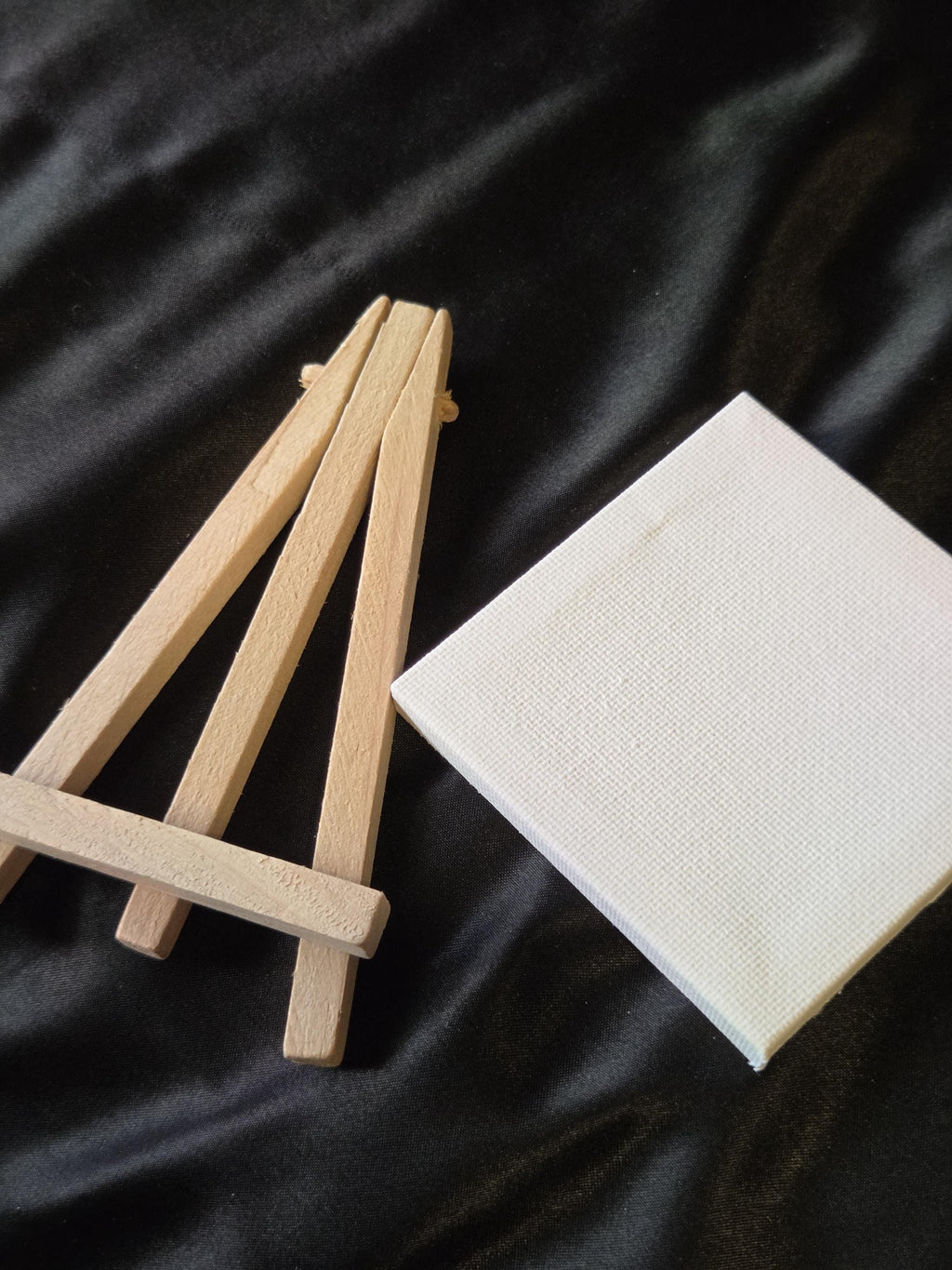 Mini Canvas and Easel Stand 3 inch for painting and art